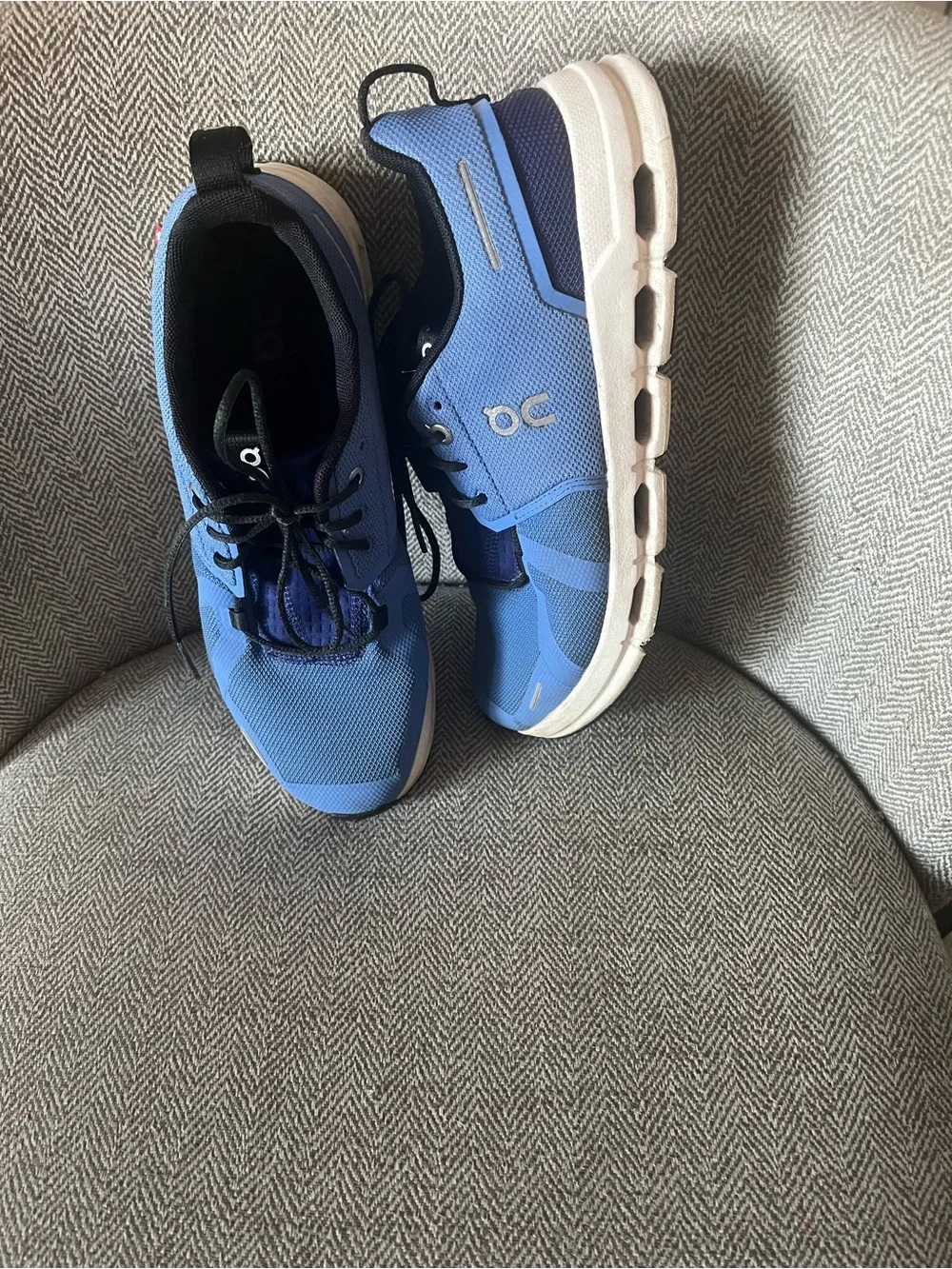 On Running Men’s Blue and Black Athletic Running Shoes